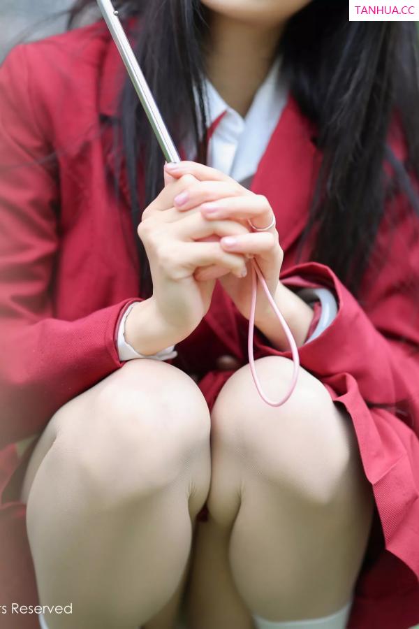   [XiuRen]高清写真图 2025.04.29 No.10215 茂木希子 性感红裙第50张图片